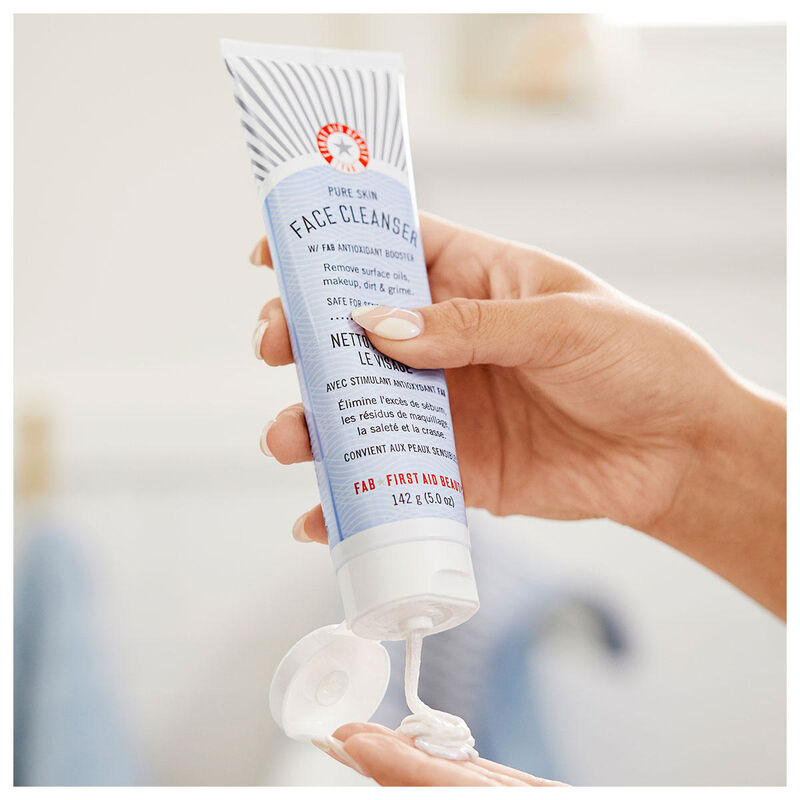First Aid Beauty Pure Skin Face Cleanser image number 5