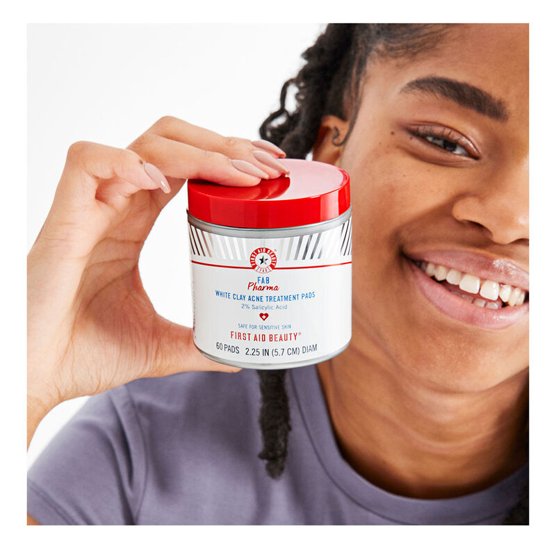 First Aid Beauty FAB Pharma White Clay Acne Treatment Pads 2% Salicylic Acid image number 3