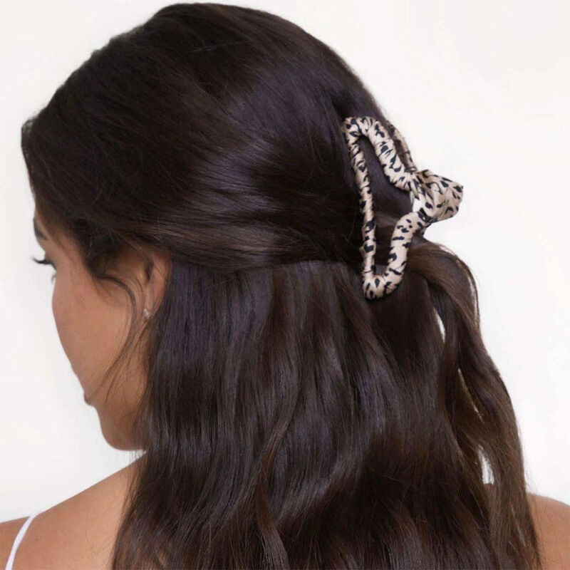 Kitsch Satin Wrapped Claw Clip - Leopard image number 3