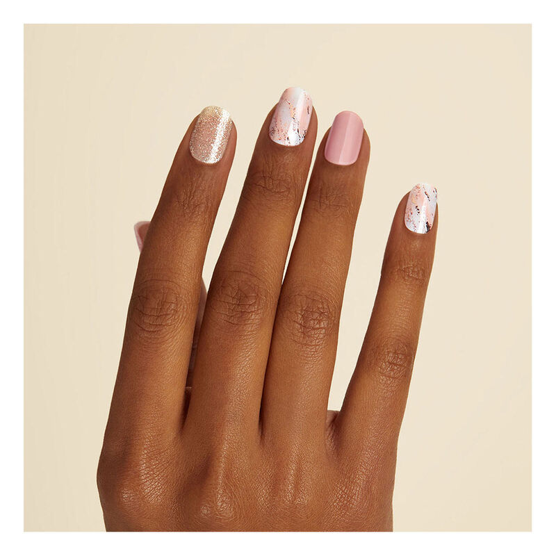 Dashing Diva Glow Gel Nail Strips image number 4