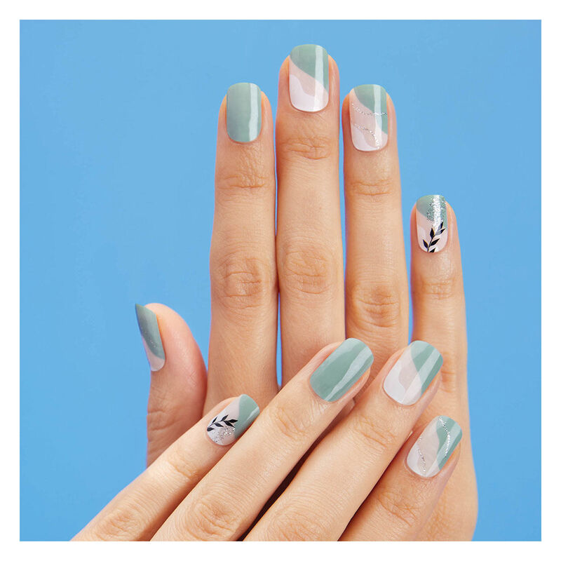 Dashing Diva Glow Gel Nail Strips image number 6