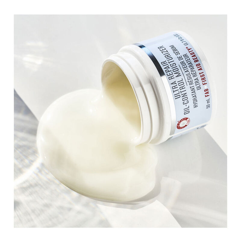 First Aid Beauty Ultra Repair Oil-Control Moisturizer image number 5