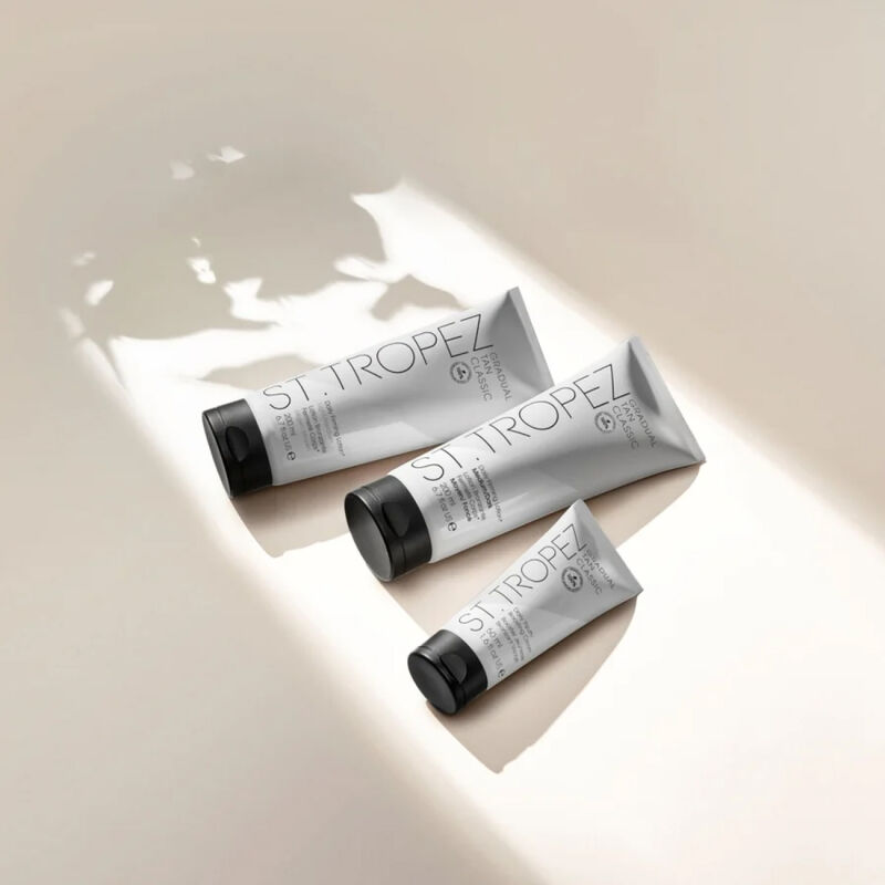 St. Tropez Gradual Tan Classic Daily Firming Lotion image number 3
