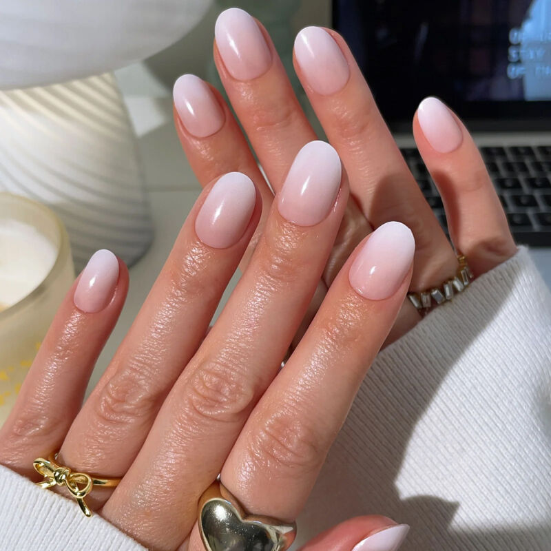 Paintlab Milky Gradient Oval Press On Nails image number 1