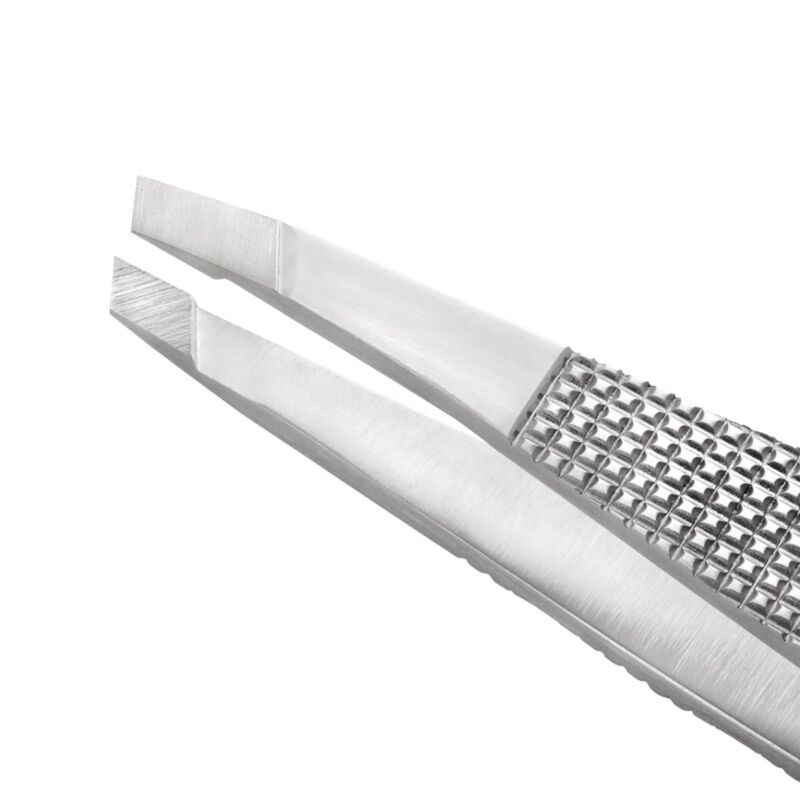 Tweezerman Wide Grip Slant Tweezer image number 1