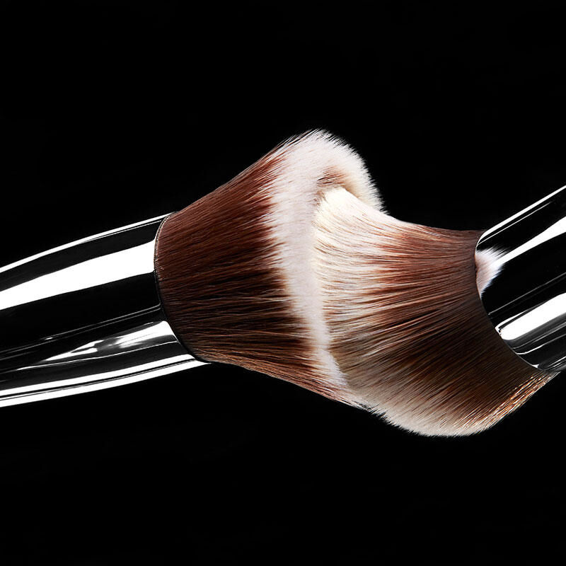 Sigma Beauty F80 Flat Kabuki Brush image number 2
