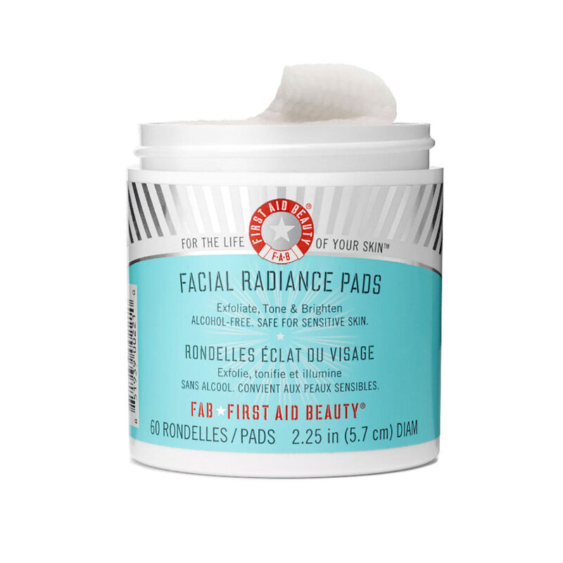 First Aid Beauty Facial Radiance Pads image number 0