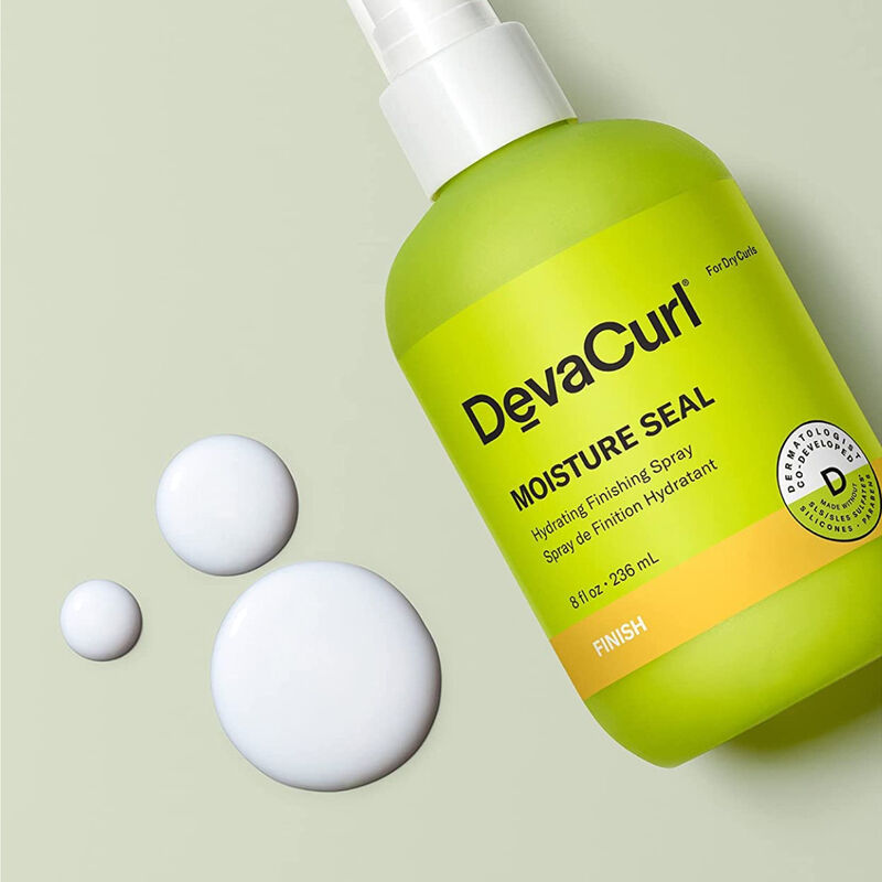DevaCurl MOISTURE SEAL Hydrating Finishing Spray image number 3