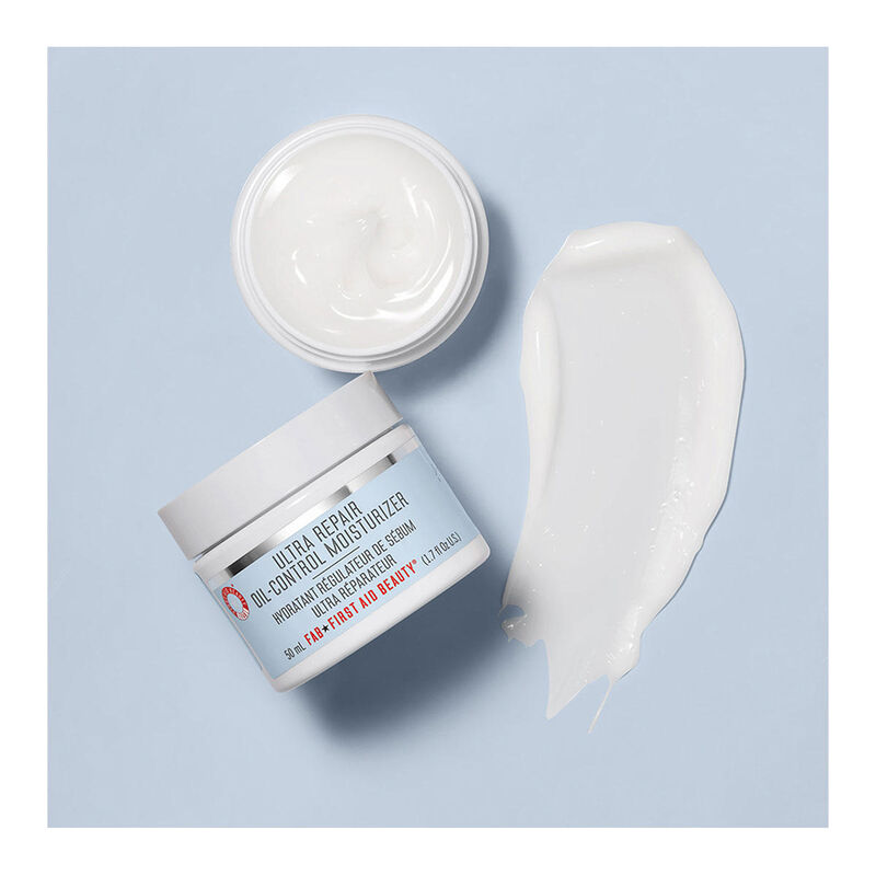First Aid Beauty Ultra Repair Oil-Control Moisturizer image number 2